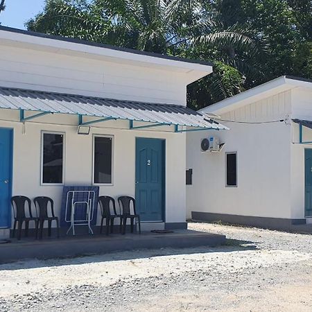 Chalet Meroloh Kuala Kangsar Exterior photo